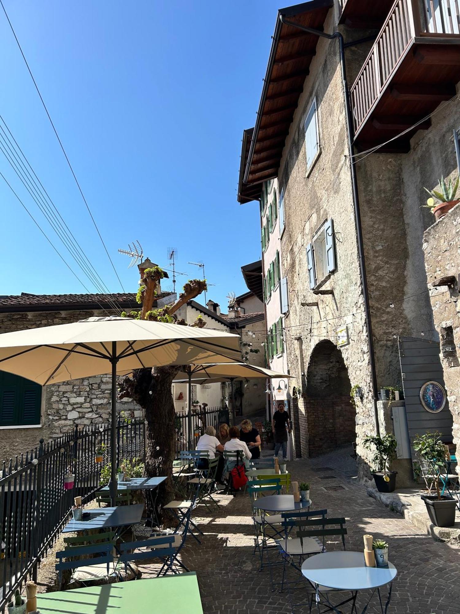 Studios Al Castello Dei Limoni Limone sul Garda Luaran gambar